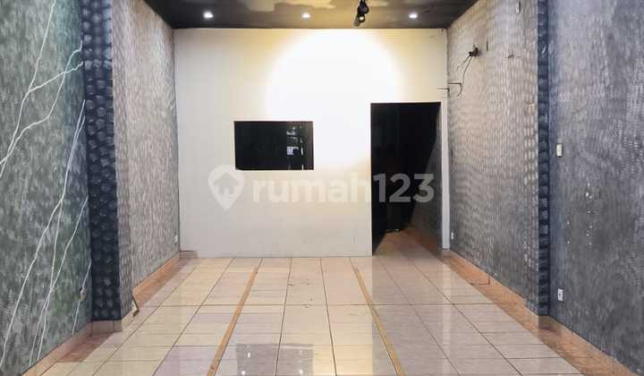 Strategic Ruko with Easy Access in Cideng, Gambir, Central Jakarta Strategic Ruko with Easy Access in Cideng, Gambir, Central Jakarta