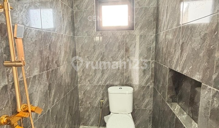 Dijual Rumah Baru 2 Lantai Type American Classic Dekat Bintaro 2