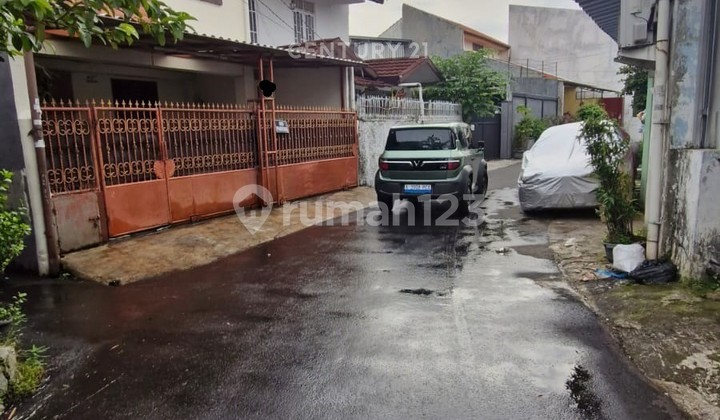Dijual Rumah Strategis Harga Menarik di Kebayoran Baru Dijual Rumah Strategis Harga Menarik di Kebayoran Baru