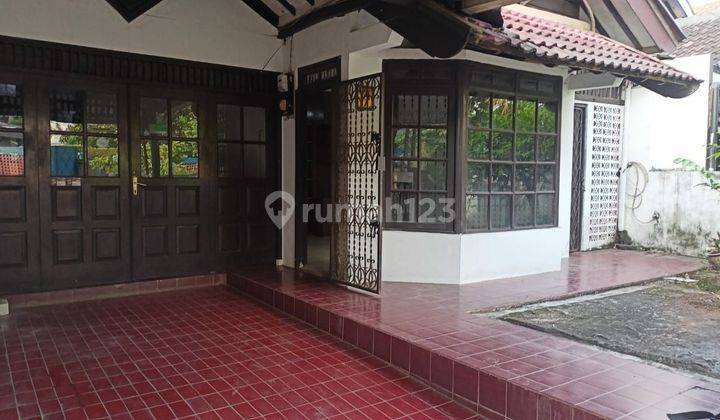 Sewa rumah di Bintaro utama,cocok buat usaha/perkantoran  2