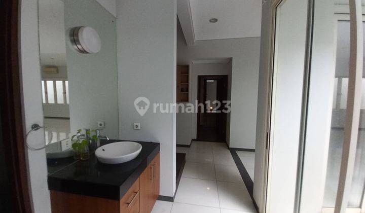 Rumah Bagus Unfurnished di Jalan Ciniru Kebayoran Baru 2