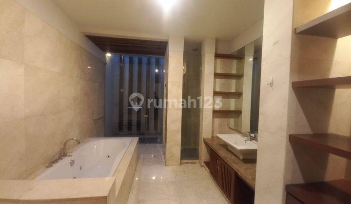 Rumah 2 lantai kebayoran baru jakarta selatan 2