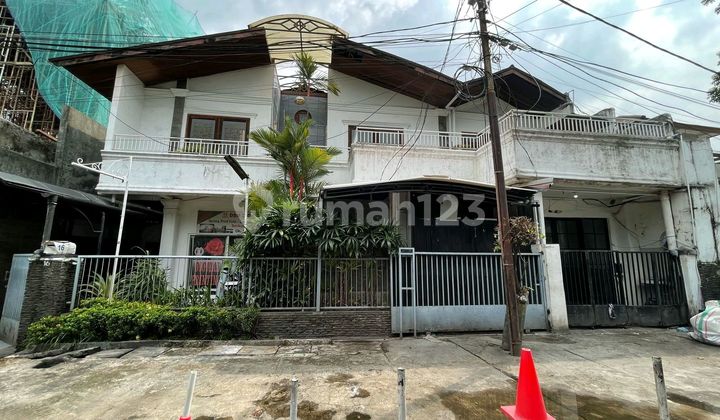 House in Kebayoran Baru, South Jakarta with SHM