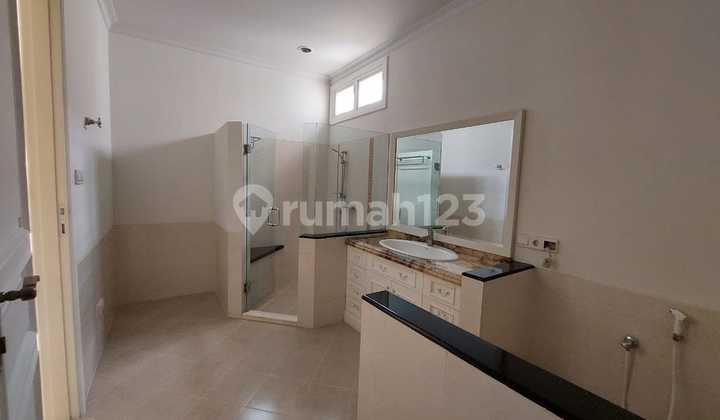Rumah  Di sewakan Bagus Kebayoran Baru, Jakarta Selatan 2