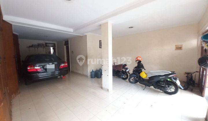 Rumah 2 Lantai di Jalan Tulodong Kebayoran Baru Jakarta Selatan 2