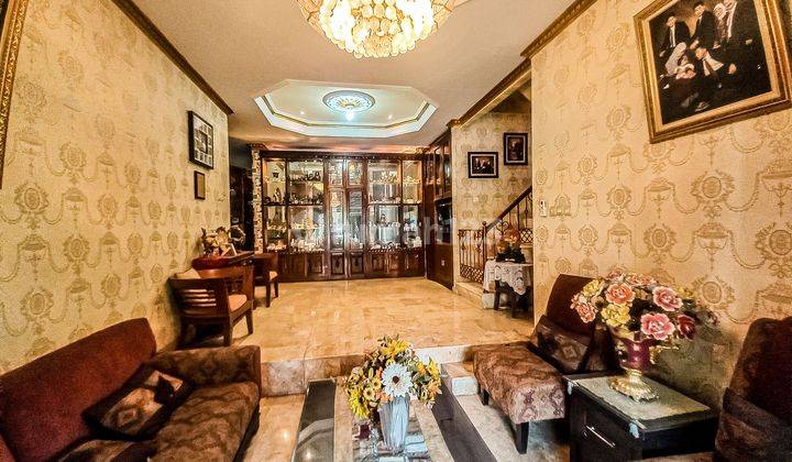 ruang keluarga rumah cluster siap huni di