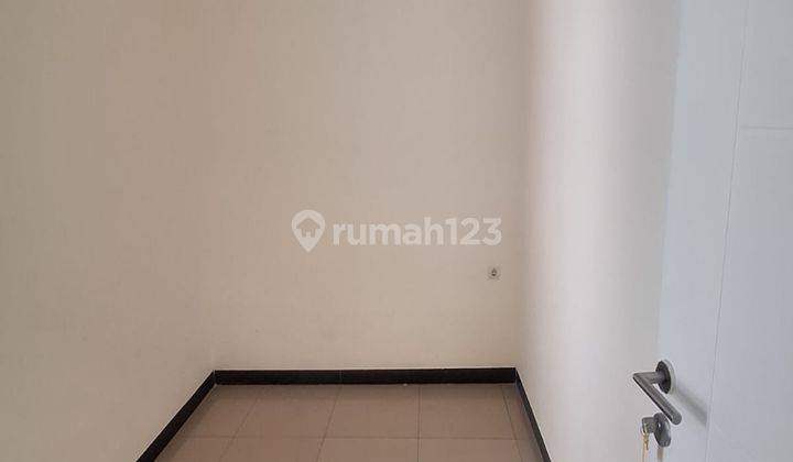  Kontrakan Rumah Unfurnished di TKI 5 , Taman Kopo Indah 2