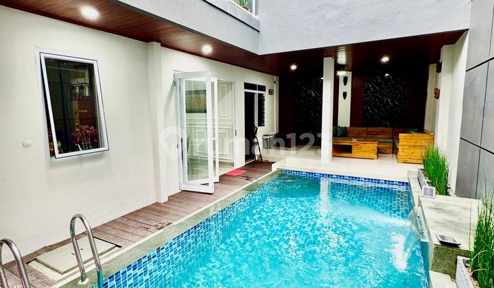 Rumah dengan Private Pool Cantik di Grand Amity, Gardens Sawangan