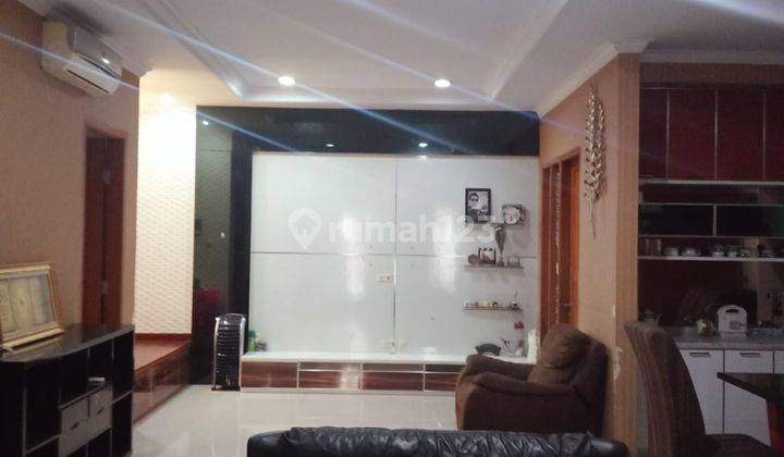 Rumah 2 Lantai Bagus SHM di Villa Ilhami, Jalan Arafah, Tangerang 2