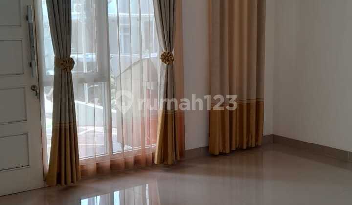 Rumah 2 Lantai Bagus SHM di Victoria Hills Residence, Depok 2