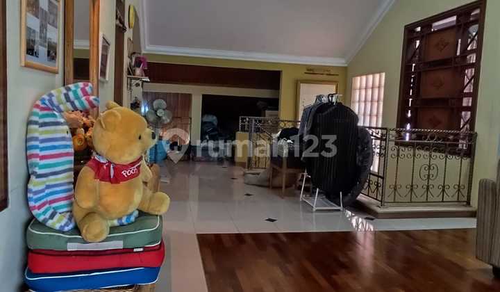 Rumah 2 Lantai Bagus Semi Furnished SHM di Giri Loka, Tangerang