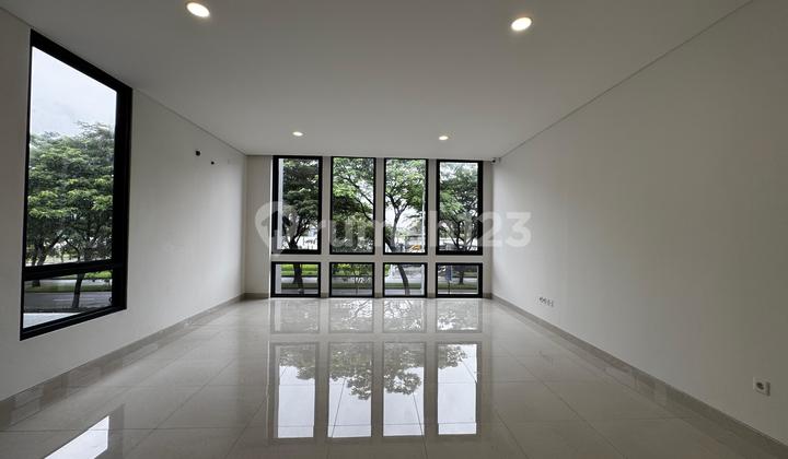 Rent Shop House in Front of Ipeka School Bsd Main Road 2