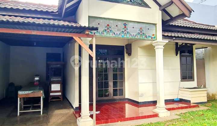 Rumah strategis pinggir jalan cocok untuk usaha di Griya Loka BSD 2