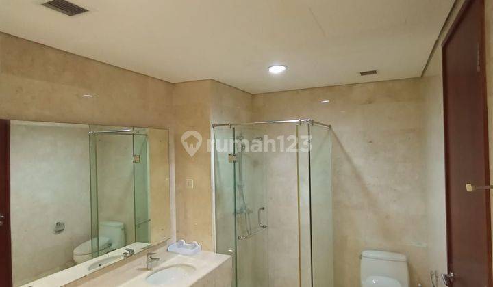 kamar mandi apartemen senopati penthouse view sudiman