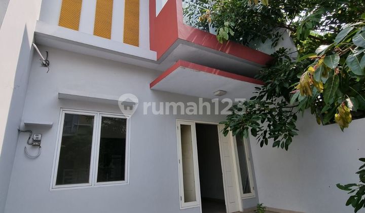 Rumah Minimalis Style hadap Utara Jalan Depan lebar hadap taman