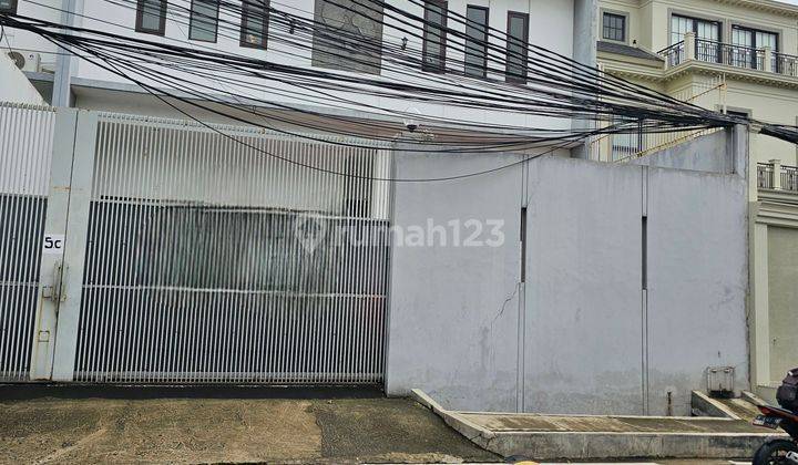 Rumah Siap Huni Contemporer style Bisa Ijin Usaha 1