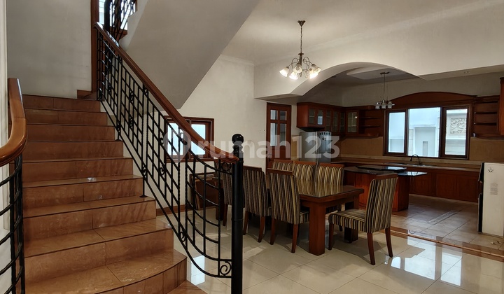 Rumah Sewa Fully Furnish Lokasi Strategis 2