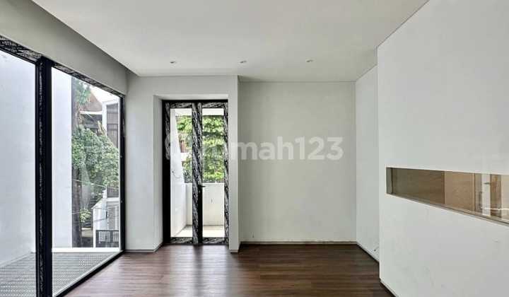 Rumah Brand New Minimalis Modern Simprug