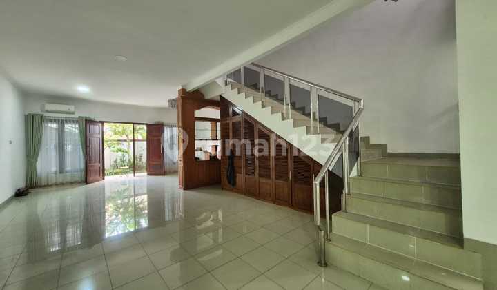 Rumah di Perumahan Eksklusif Griya Inti Sentosa Siap Pakai Rumah di Perumahan Eksklusif Griya Inti Sentosa Siap Pakai