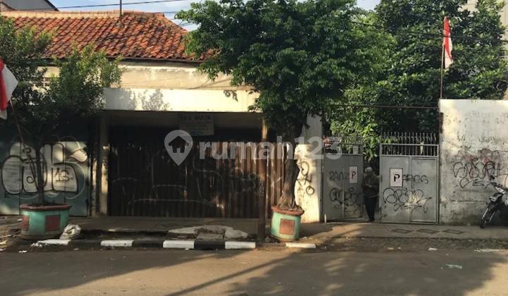 Old House in Bungur Raya Suitable for All Businesses 2