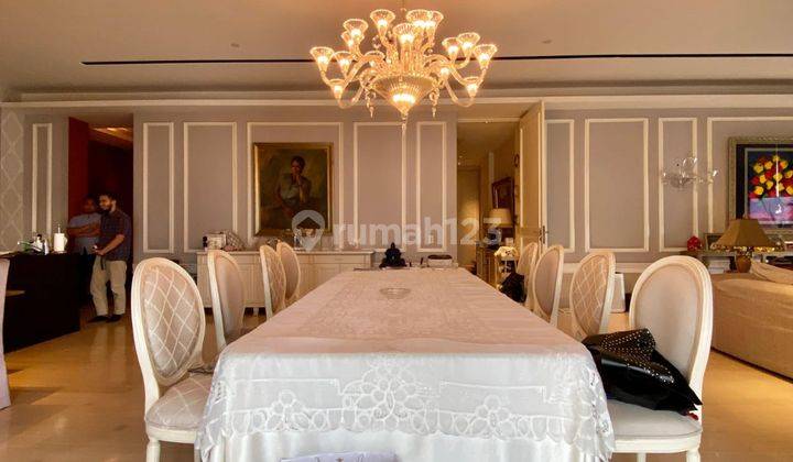 ruang makan the residence dharmawangsa 3 bedroom