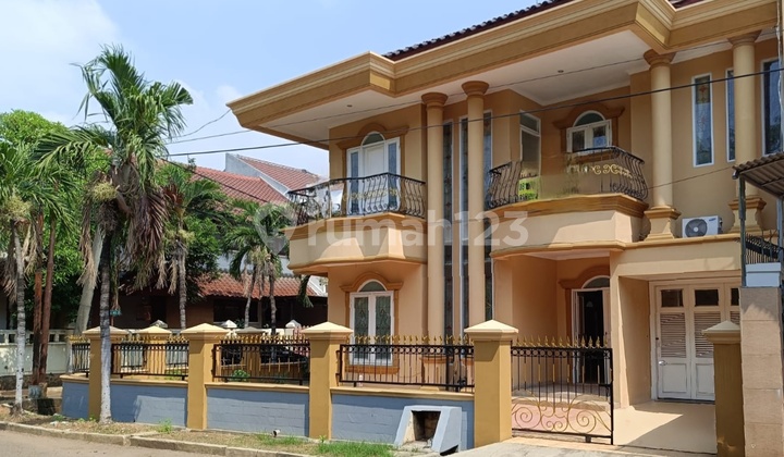 Corner House in Kelapa Gading Fully Renovated Ready to Use 2