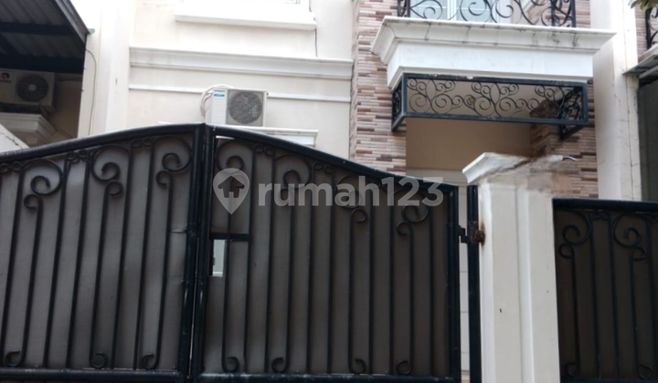 Rumah 2lt 6x18 108m type 3KT Royal Residence Cakung Jakarta Timur