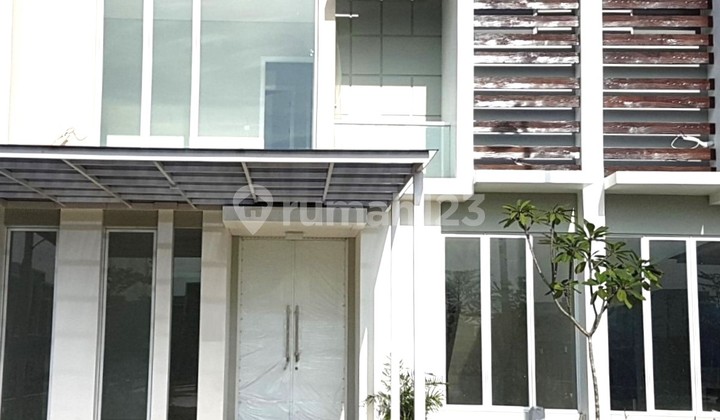 Rumah 2Lt 120M 8X15 Tipe 4Kt Cluster Yarra Jgc Jakarta Garden City