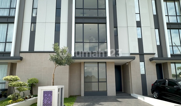 Rumah 3Lt 8X14 4Kt Cluster Sentarum Asya Jgc Jakarta Garden City