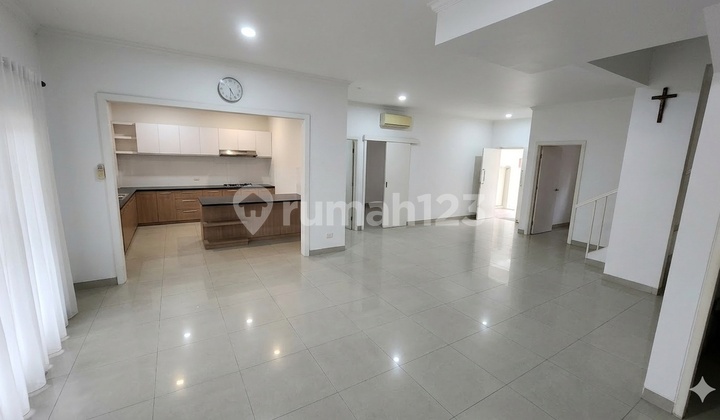 Zebrina Cluster House 2 floors 217m 10x22 4BR JGC Jakarta Garden City 2