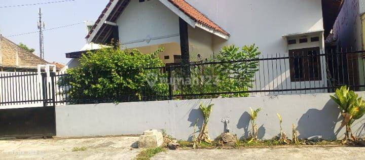 Rumah Bagus Unfurnished SHM di Sidomulyo, Semarang 1