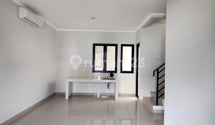 2-Story Semi-Furnished Rental House Near Clubhouse Regia Residence in Summaecon Crown Gading 2-Story Semi-Furnished Rental House Near Clubhouse Regia Residence in Summaecon Crown Gading