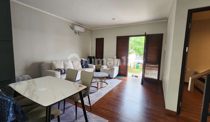 Dijual Rumah 2 Lantai Semi Furnished Kondisi Bagus Siap Huni Bebas Banjir Dekat Clubhouse dan Gerbang Burgundy Residence dan Summarecon Mal Bekasi