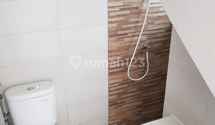 Jual Cepat Rumah 2 Lantai Unfurnished Ppjb Dekat Clubhouse Burgundy Residence Dekat Dengan Summarecon Mal Bekasi 2