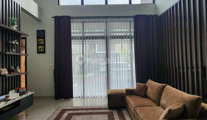 Jual Murah Rumah 3 Lantai Semi Furnished Dekat Clubhouse Morizen Dan Summarecon Mal Bekasi 1