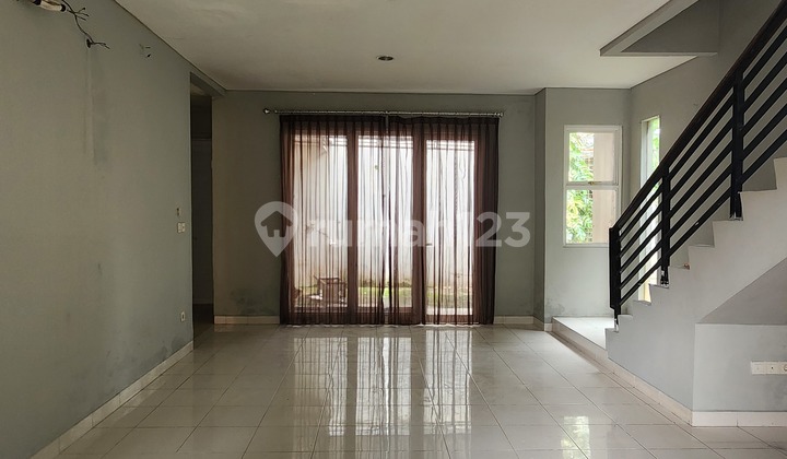 Jual Nego Rumah 2 Lantai Hoek SHM Unfurnished Lokasi Bagus Dekat Gerbang Palm Residence Dekat Summarecon Mal Bekasi 2