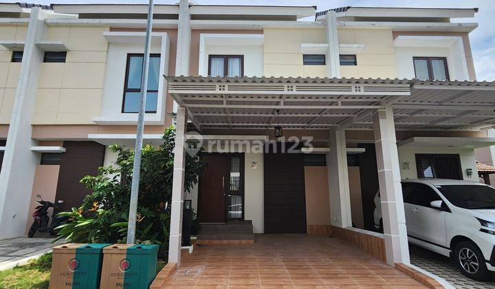 Paling Murah Rumah 2 Lantai Di Burgundy Residence, Kawasan The Orchard Summarecon Bekasi, Dilengkapi Gorden, Ac, Kanopi Carport, Kondisi Bagus & Terawat