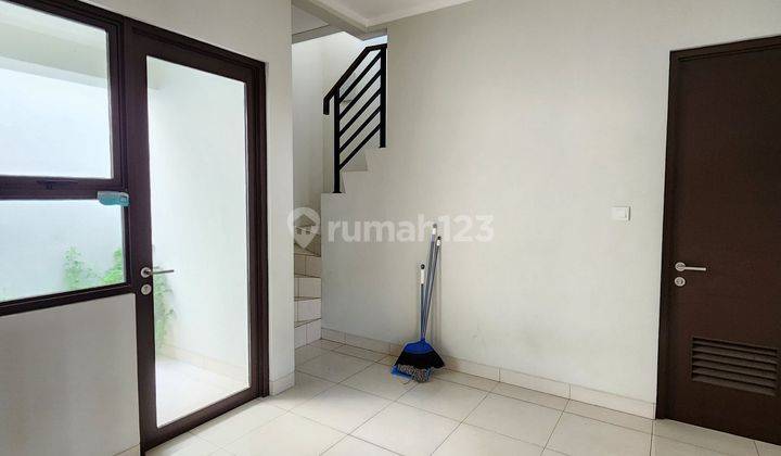 Paling Murah Rumah 2 Lantai Di Burgundy Residence, Kawasan The Orchard Summarecon Bekasi, Dilengkapi Gorden, Ac, Kanopi Carport, Kondisi Bagus & Terawat 2