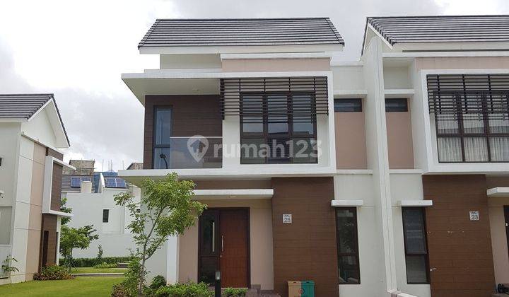 RUMAH 2 LANTAI DI BURGUNDY RESIDENCE, KAWASAN THE ORCHARD SUMMARECON BEKASI, DILENGKAPI AC + GORDEN, RUMAH TERAWAT & SIAP HUNI 1