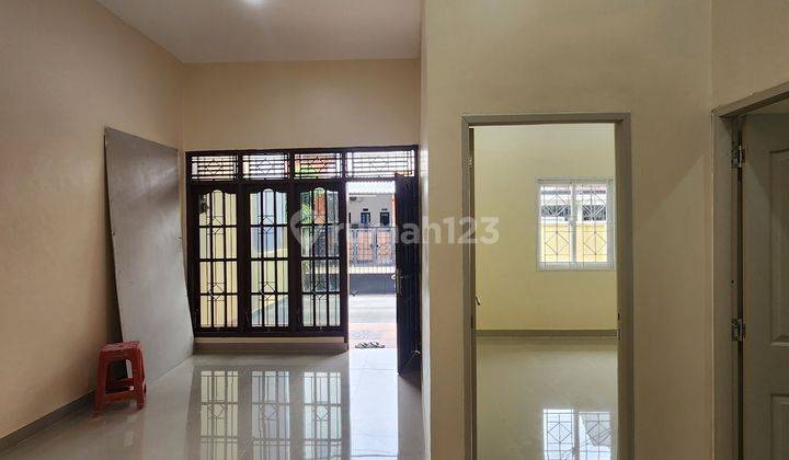DISEWAKAN RUMAH SUDAH RENOVASI DENGAN KONDISI BARU, BERSIH DAN LAYAK HUNI 2