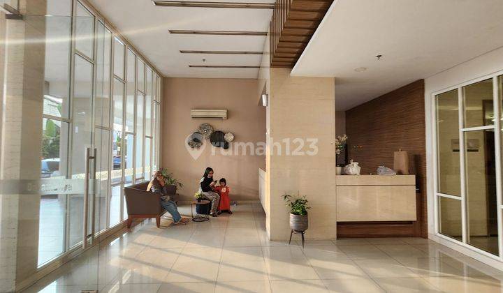 JUAL MURAH APARTEMEN THE SPRINGLAKE TIPE STUDIO DI MENARA DAVALIA FULL FURNISHED DENGAN VIEW LAKE DAN VIEW MAL SUMMARECON BEKASI 2