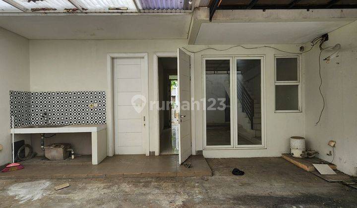 Rumah 2 Lantai Ada Kanopi Carport Dan 2kamar Tidur Di Palm Residence Summarecon Bekasi 2