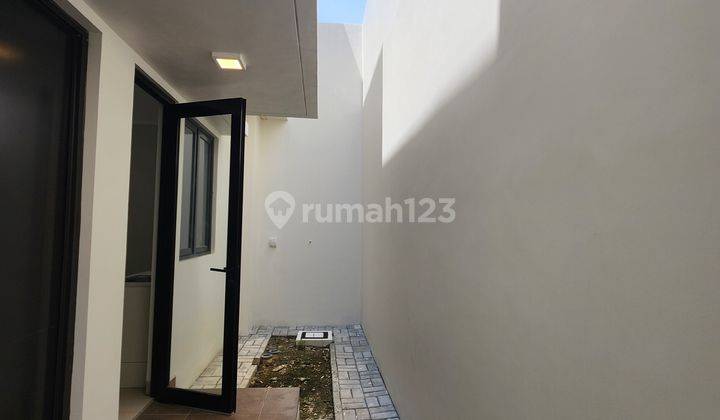 Rumah Kontrakan Kondisi Baru 2 Lantai Dengan 4 Kamar Tidur Di Cluster Regia Residence Di Kawasan Summarecon Crown Gading 2