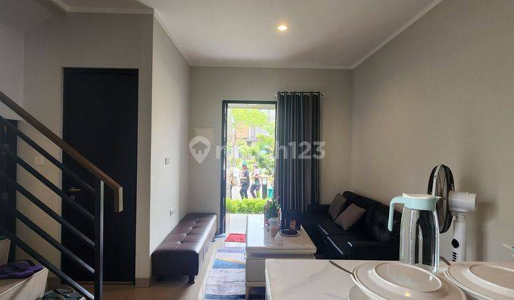 Jual Cepat Rumah Hoek Badan 2 Lantai Semi Furnished Hadap Taman Dan Jalan Luas Di Magenta Residence The Orchard Summarecon Bekasi 2
