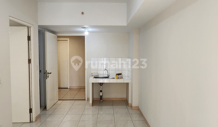 Disewakan Apartemen 2 Kamar Tidur Unfurnished View Kolam Renang Terawat Lokasi Paling Bagus di Menara Azolla Apartemen The Springlake Dekat Summarecon Mal Bekasi 2