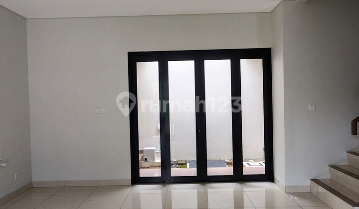 Jual Cepat Rumah 2 Lantai 4 Kamar Tidur Kondisi Bagus Kosongan Siap Huni PPJB di Cluster Mulberry Residence Kawasan The Orchard Summarecon Bekasi Dekat Summarecon Mal Bekasi 2