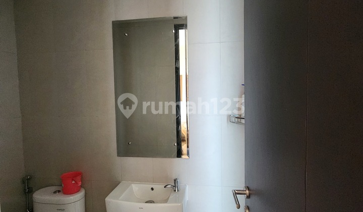 Rumah Kontrakan 2 Lantai Kondisi Bagus Furnished Dekat Clubhouse Magenta Residence Dan Summarecon Mal Bekasi 2