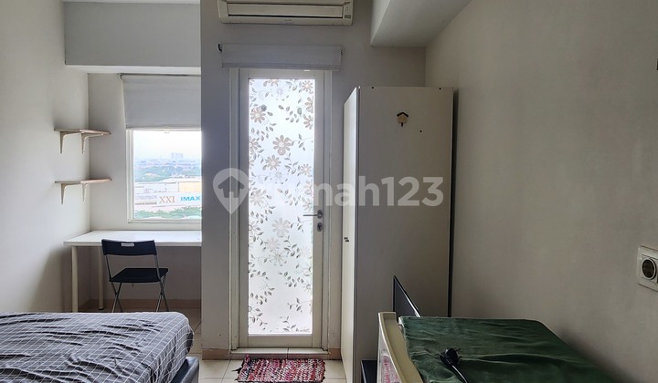 Jual Nego Apartemen The Springlake Tipe Studio Semi Furnished di Menara Caldesia View Summarecon Mal Bekasi 2