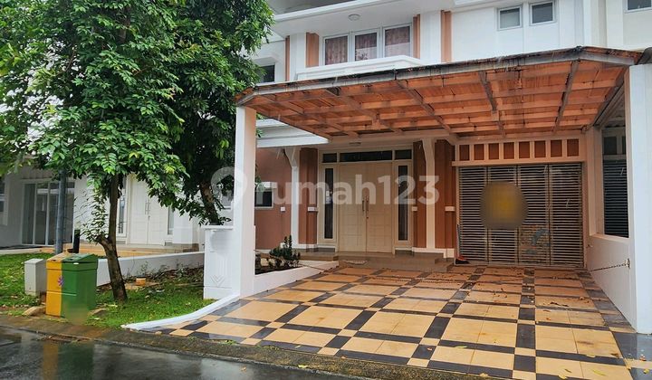 Jual Cepat Rumah 2 Lantai Kondisi Bagus 4+1 Kamar Tidur Dekat dengan Clubhouse Vernonia Residence dan Summarecon Mal Bekasi