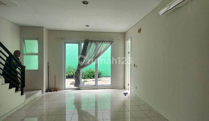 Rumah Kontrakan 2 Lantai Dilengkapi Gorden Dan 3 Ac Dekat Clubhouse Palm Residence Dan Summarecon Mal Bekasi 2